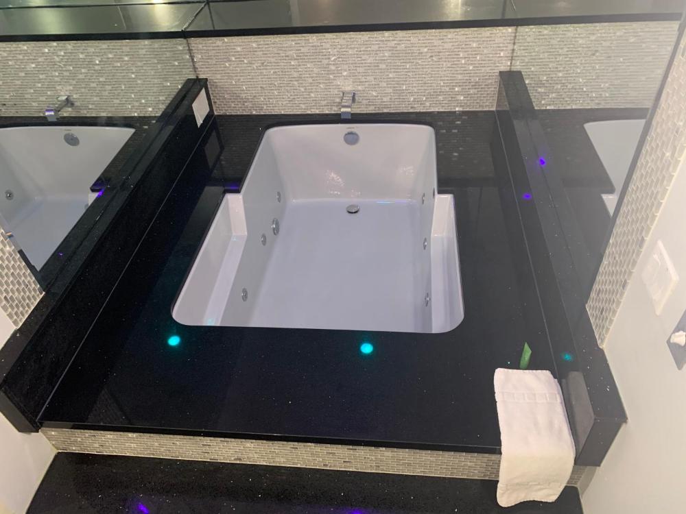 King Room with Spa Bath interior